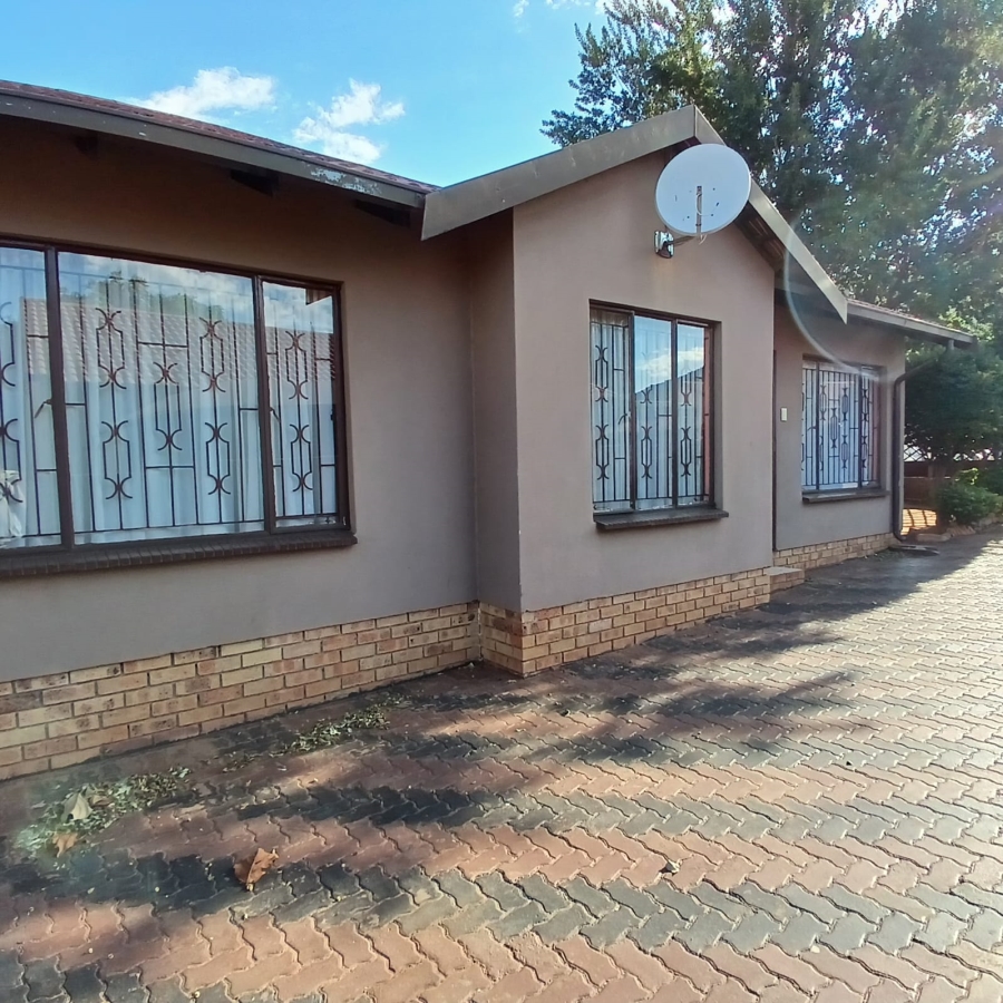 3 Bedroom Property for Sale in Tlhabane West North West